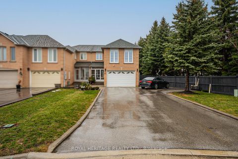 Photo 1 at 27 Opera Place N, East Woodbridge, Vaughan