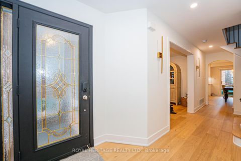 Photo 7 at 27 Opera Place N, East Woodbridge, Vaughan