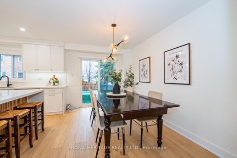 Photo 11 at 27 Opera Place N, East Woodbridge, Vaughan