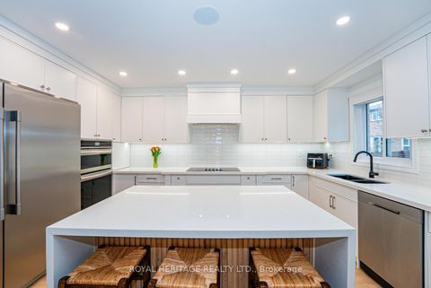 Photo 14 at 27 Opera Place N, East Woodbridge, Vaughan