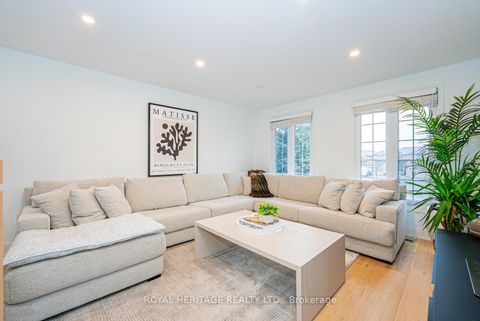 Photo 20 at 27 Opera Place N, East Woodbridge, Vaughan