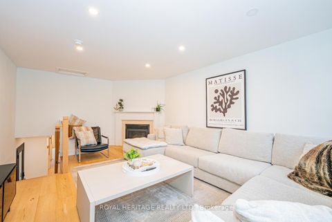 Photo 21 at 27 Opera Place N, East Woodbridge, Vaughan