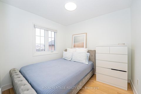 Photo 33 at 27 Opera Place N, East Woodbridge, Vaughan