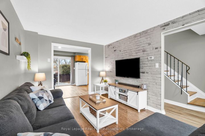 Photo 4 at 31 - 20 Mountainview Road S, Georgetown, Halton Hills