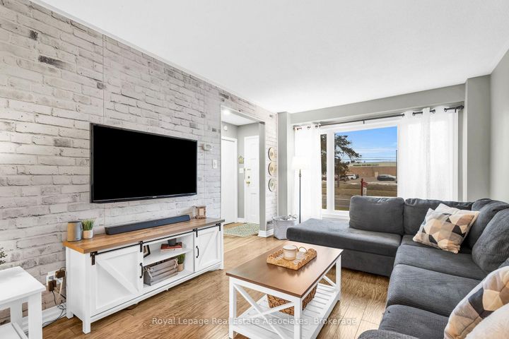 Photo 6 at 31 - 20 Mountainview Road S, Georgetown, Halton Hills