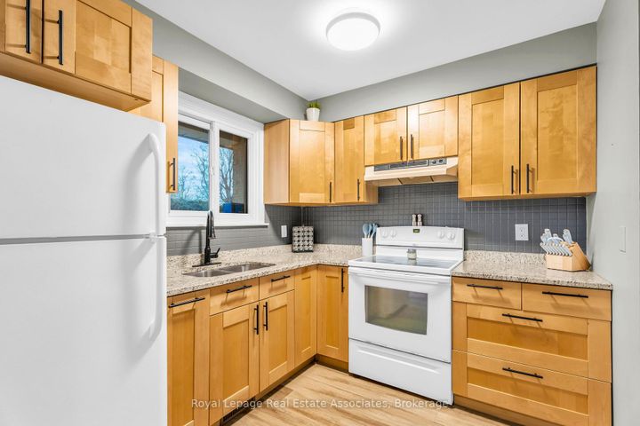 Photo 11 at 31 - 20 Mountainview Road S, Georgetown, Halton Hills