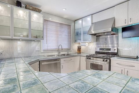 Photo 5 at 103 Weir Crescent, West Hill, Toronto