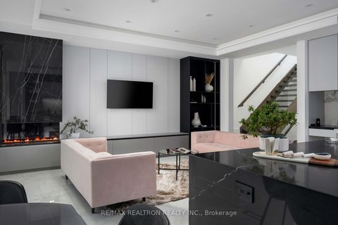 Photo 10 at 245 Patricia Avenue, Newtonbrook West, Toronto