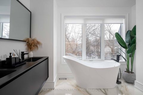 Photo 25 at 245 Patricia Avenue, Newtonbrook West, Toronto