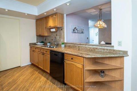 Photo 13 at PH05 - 33 Weldrick Road E, Observatory, Richmond Hill