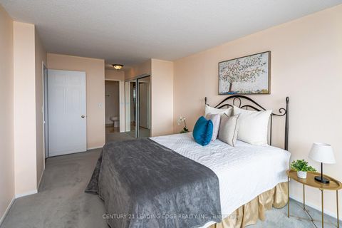 Photo 16 at PH05 - 33 Weldrick Road E, Observatory, Richmond Hill