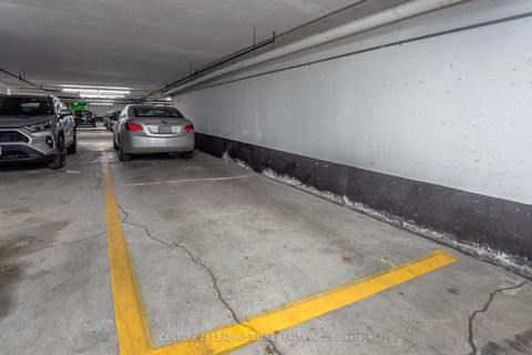 Photo 37 at PH05 - 33 Weldrick Road E, Observatory, Richmond Hill