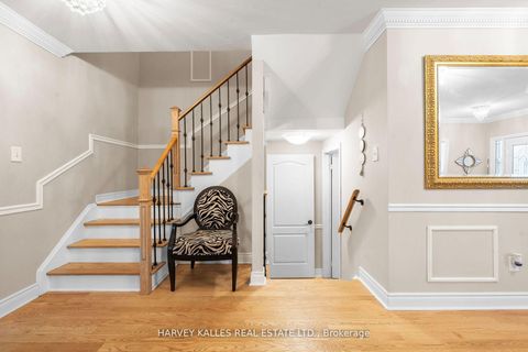 Photo 2 at 62 Kalmar Crescent, Oak Ridges, Richmond Hill