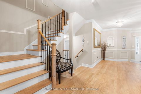 Photo 3 at 62 Kalmar Crescent, Oak Ridges, Richmond Hill