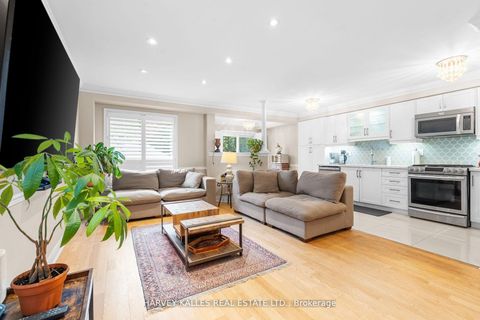 Photo 6 at 62 Kalmar Crescent, Oak Ridges, Richmond Hill