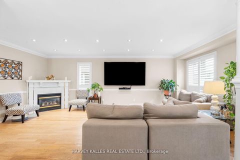 Photo 7 at 62 Kalmar Crescent, Oak Ridges, Richmond Hill