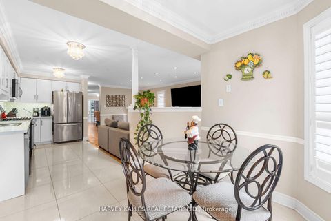 Photo 20 at 62 Kalmar Crescent, Oak Ridges, Richmond Hill