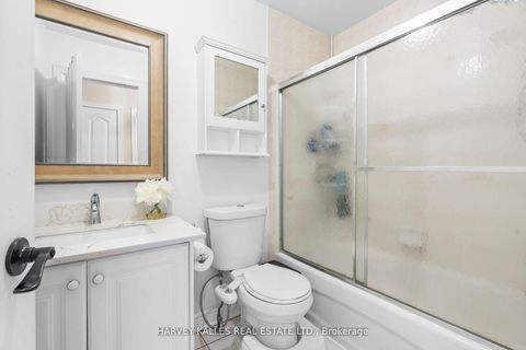 Photo 30 at 62 Kalmar Crescent, Oak Ridges, Richmond Hill