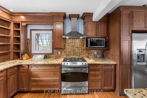 Photo 12 at 46 Isle Vista Drive, Virginia, Georgina