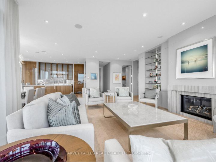 Photo 3 at 4702 - 50 Yorkville Avenue, Annex, Toronto