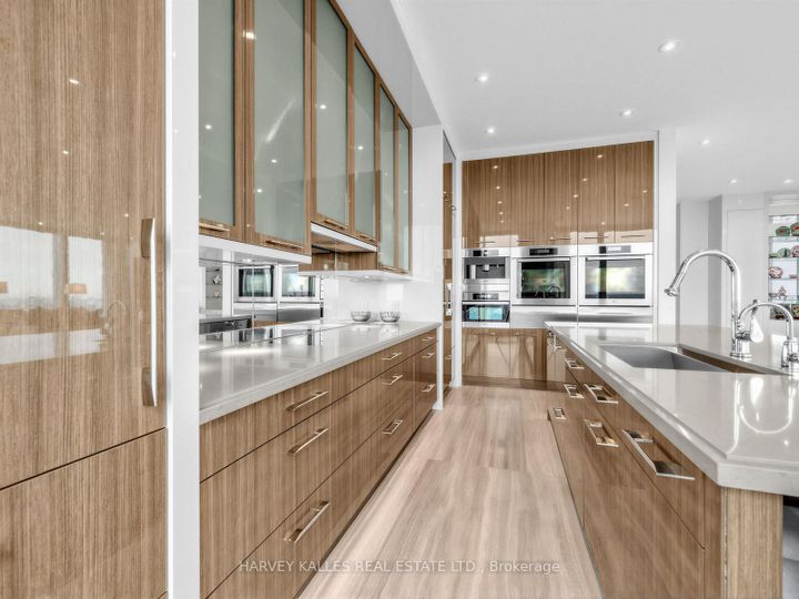 Photo 12 at 4702 - 50 Yorkville Avenue, Annex, Toronto