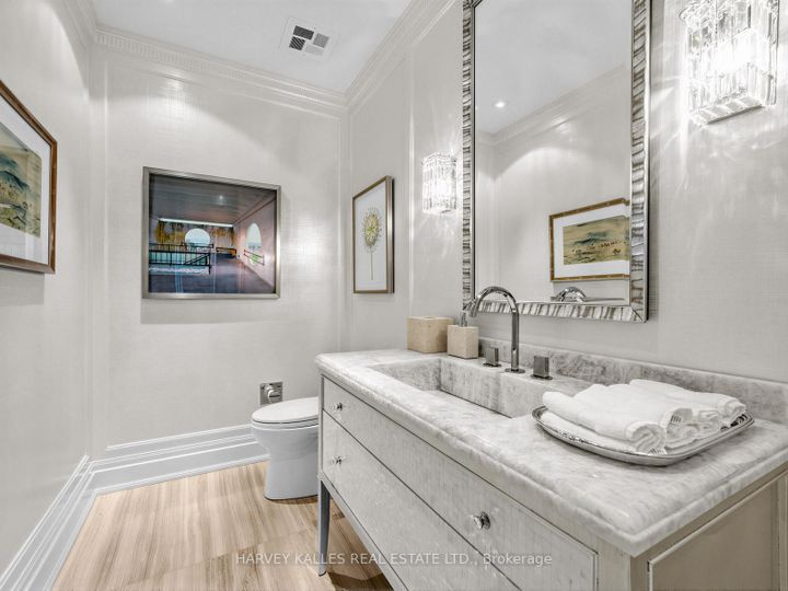 Photo 13 at 4702 - 50 Yorkville Avenue, Annex, Toronto