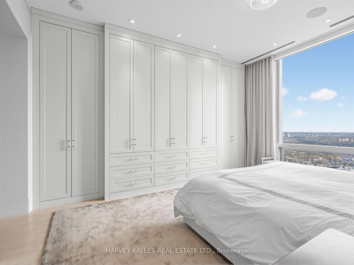 Photo 15 at 4702 - 50 Yorkville Avenue, Annex, Toronto