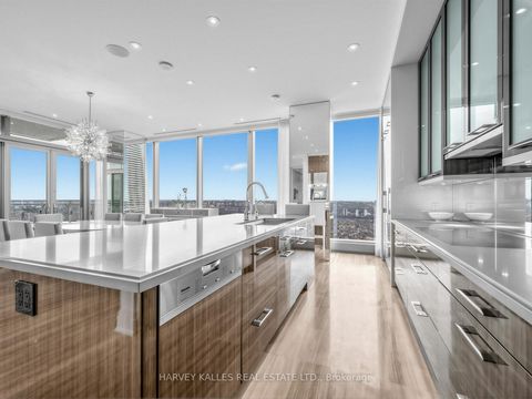 Photo 11 at 4702 - 50 Yorkville Avenue, Annex, Toronto