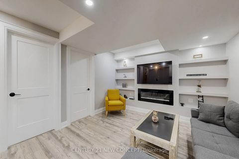 Photo 35 at 622 Sweetwater Crescent, Glenway Estates, Newmarket