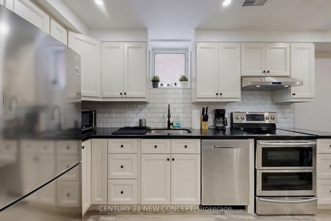 Photo 40 at 622 Sweetwater Crescent, Glenway Estates, Newmarket