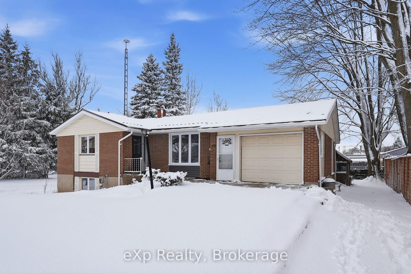 60 Main Street E, Rural Mapleton, Mapleton 