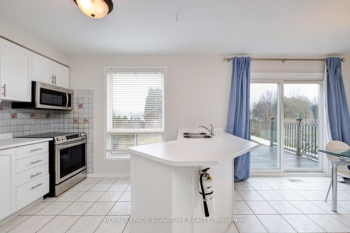 Photo 8 at 1683 Canadore Crescent, Samac, Oshawa