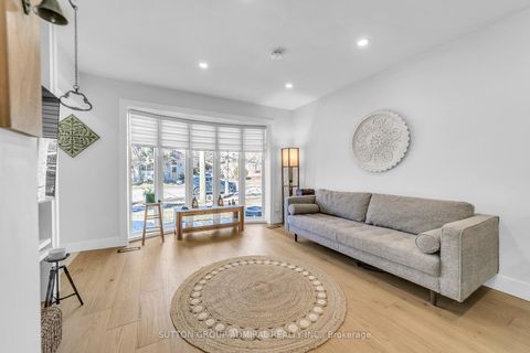 Photo 9 at 17 Jasper Drive, Aurora Heights, Aurora