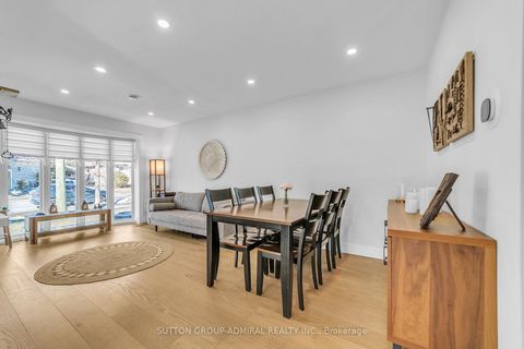 Photo 10 at 17 Jasper Drive, Aurora Heights, Aurora