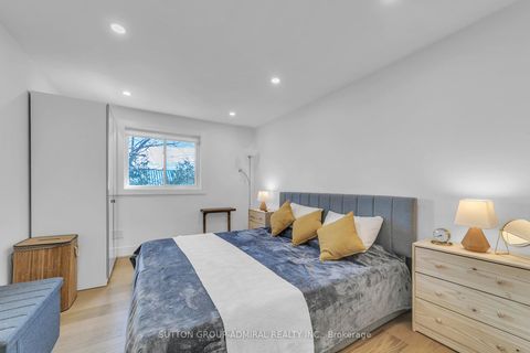 Photo 22 at 17 Jasper Drive, Aurora Heights, Aurora