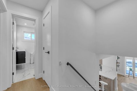 Photo 25 at 17 Jasper Drive, Aurora Heights, Aurora