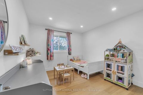 Photo 27 at 17 Jasper Drive, Aurora Heights, Aurora