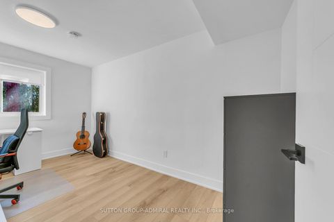 Photo 29 at 17 Jasper Drive, Aurora Heights, Aurora