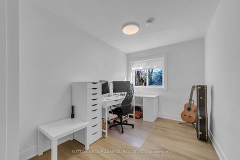 Photo 30 at 17 Jasper Drive, Aurora Heights, Aurora