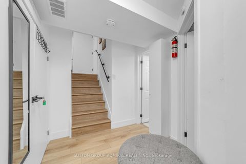 Photo 33 at 17 Jasper Drive, Aurora Heights, Aurora