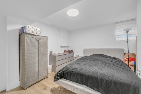 Photo 35 at 17 Jasper Drive, Aurora Heights, Aurora