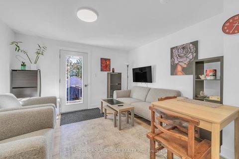 Photo 40 at 17 Jasper Drive, Aurora Heights, Aurora