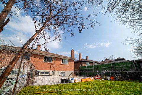 Photo 5 at 34 Petiole Road, Jane Heights, Toronto