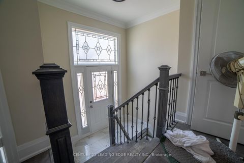 Photo 7 at 34 Petiole Road, Jane Heights, Toronto