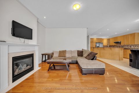 Photo 3 at 66 Woodbury Crescent, Summerhill Estates, Newmarket