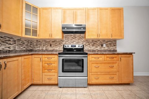 Photo 5 at 66 Woodbury Crescent, Summerhill Estates, Newmarket