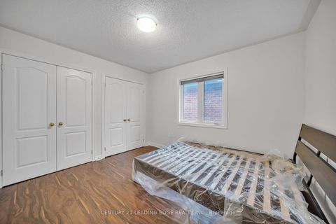 Photo 18 at 66 Woodbury Crescent, Summerhill Estates, Newmarket