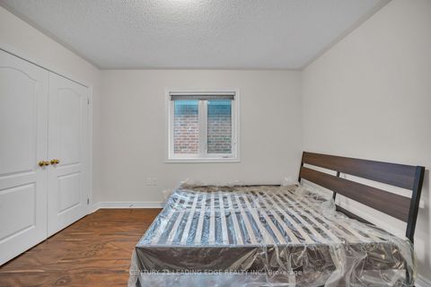 Photo 19 at 66 Woodbury Crescent, Summerhill Estates, Newmarket