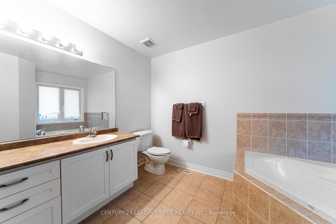 Photo 26 at 66 Woodbury Crescent, Summerhill Estates, Newmarket