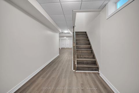 Photo 30 at 66 Woodbury Crescent, Summerhill Estates, Newmarket